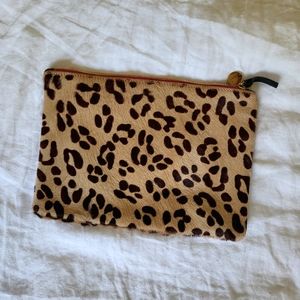 Clair V flat clutch in Leopard